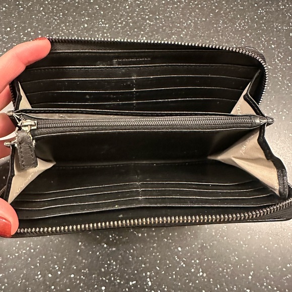 BURBERRY Supernova Large Ziggy Zip Around Wallet - Picture 3 of 5